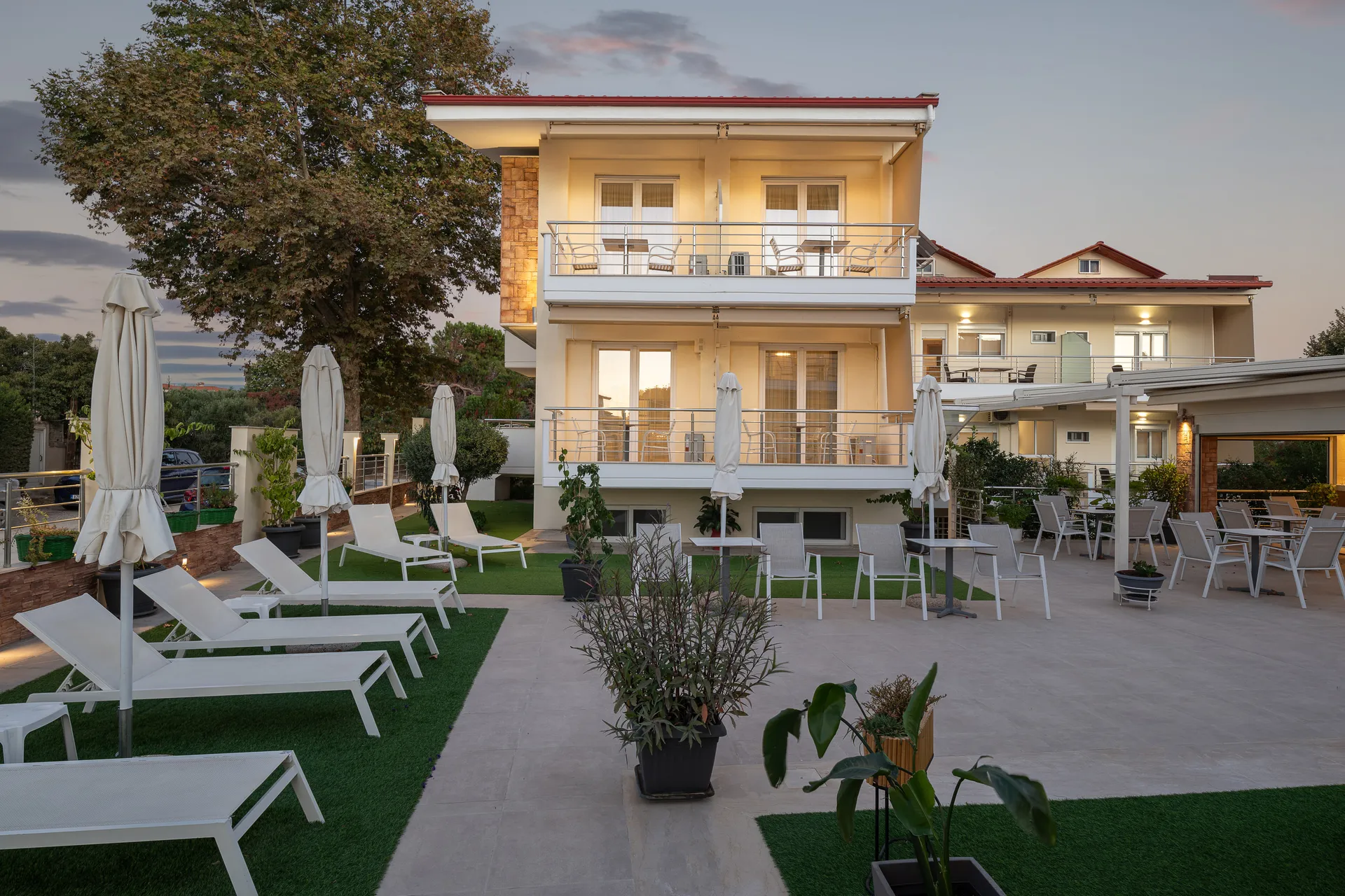 Tiara Holidays - Nikiti Comfort - ležaljke